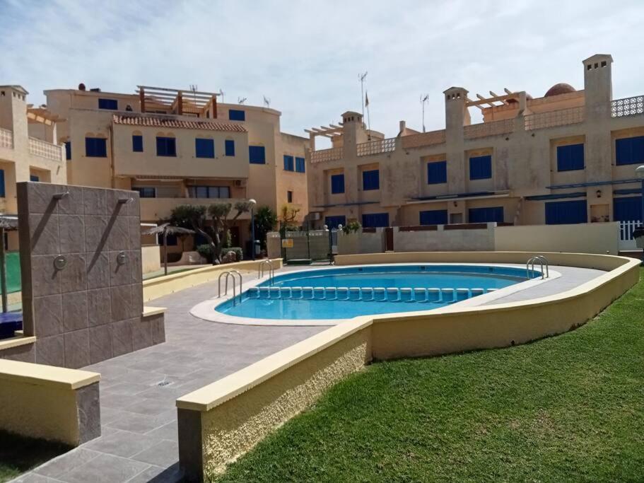 Apartamento En Los Nietos Con Piscina Comunitaria. Exteriör bild